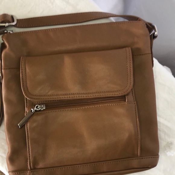 GIANI BERNINI caramel brown genuine buttery soft leather handbag. Adjust straps. - Picture 4 of 16